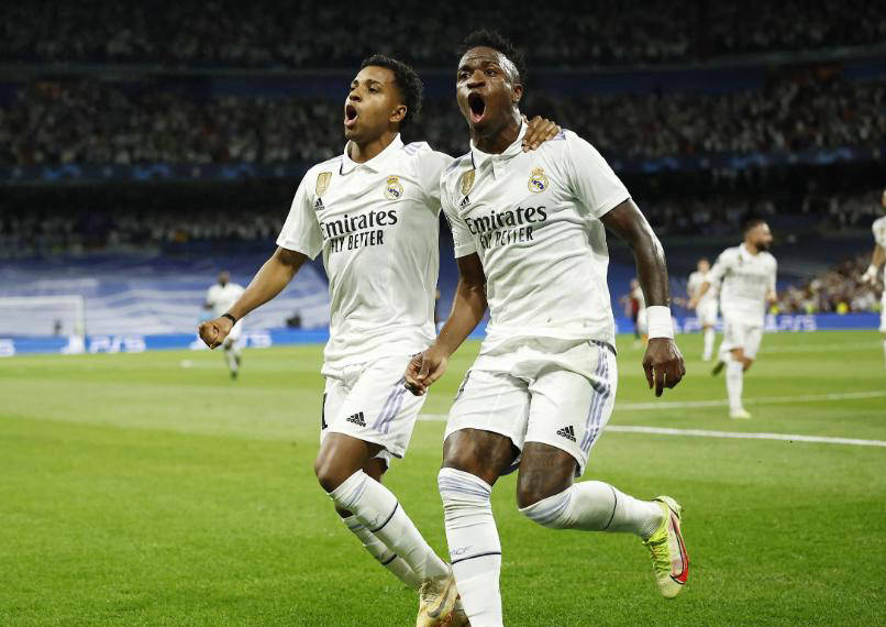 拒绝顶薪续约！皇马高层明确态度，维尼修斯不满，姆巴佩暗自欢喜